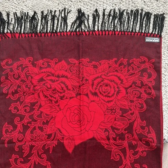 Beautiful 🧣 like new red and black roses 🌹🥀pashmina - Picture 2 of 4